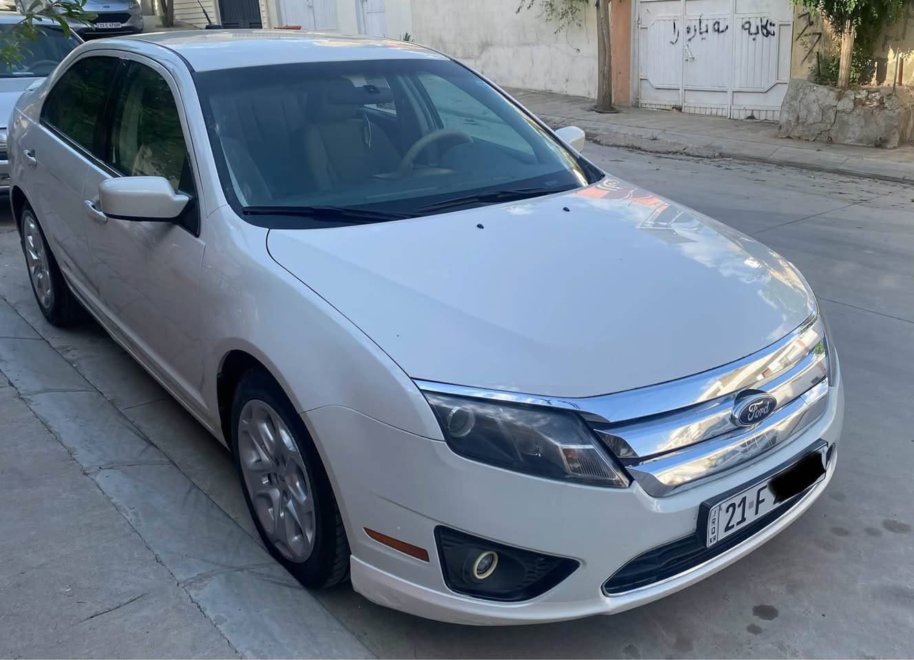 Ford fusion SE مـۆدێـل ٢٠١١ - مــواســەفـات SE - 
پارچەیەکی بۆیاخە بی لیدراو چەمەلەخی لای سایەق پیشەوە
- تـەپەی گێری نییە - مەجموعەی سوکان بیلادی - بلوتوز وشاشەو کامرا  - سیستمی Microsoft- گــێڕ و مـەکـینە و کـارەبایی و تەحویل و غەرامە بە شەرت١٢٠مایل رۆشتوە سپیری دانەبەزیوە و تازە ماوەتەوە
لە سلێمانیم
ژم(***********) السليمانية, العراق
