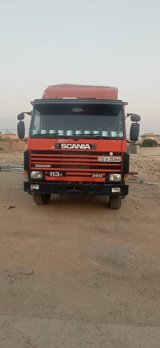 سيارة اسكانيا ١٣ نضيفه ومكفول مكينه كير اكسل وكلشي بي بلادي ما ملعوب سنكل كهرباي الحموله ٢٩ طن والسنويه جديدة والجوب هياب ٦طن ٢سلايت دهن ورجلين مخالف دهن والبودي ٧ متر  سعر السيارة ٢٧٠ بي مجال بسيط الشرراي*********** والمكان موصل تلعفر

