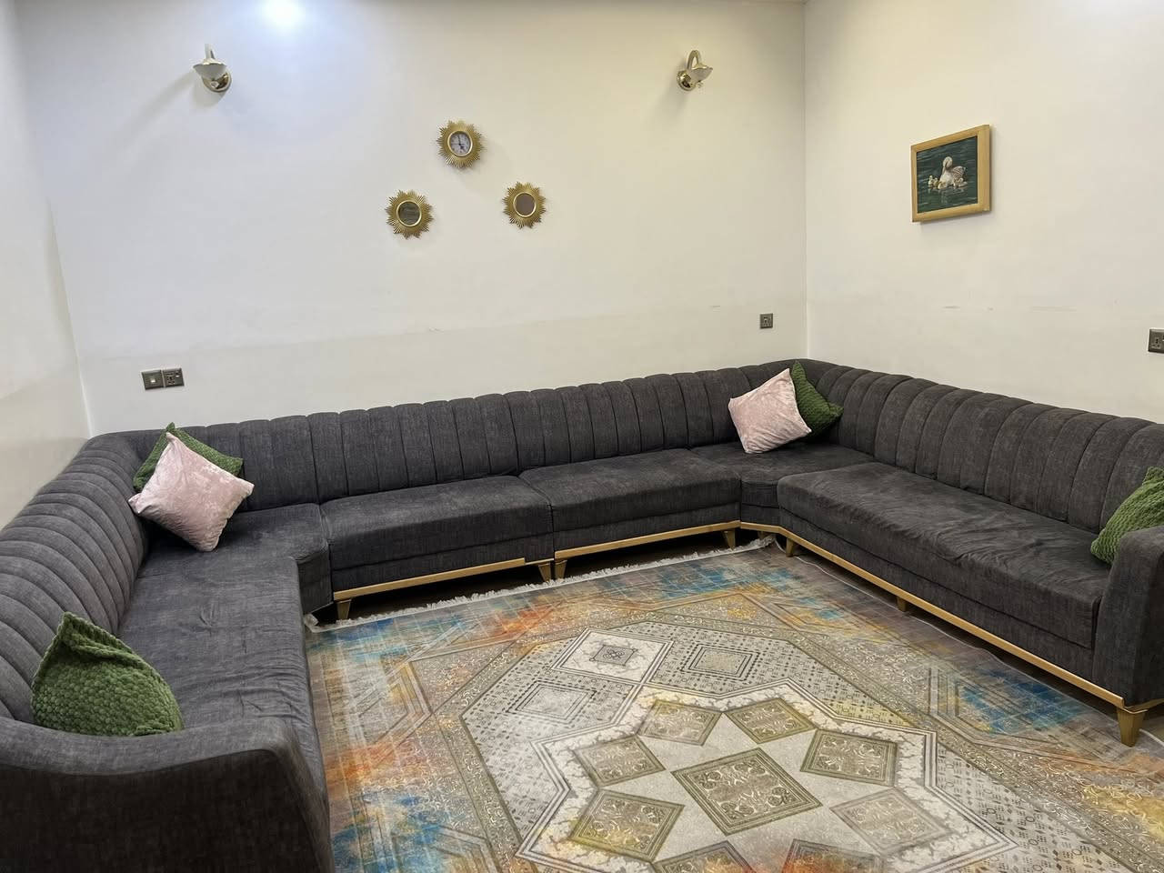 للبيع 10 متر سعر 600 الف بيها معا مله ***********
