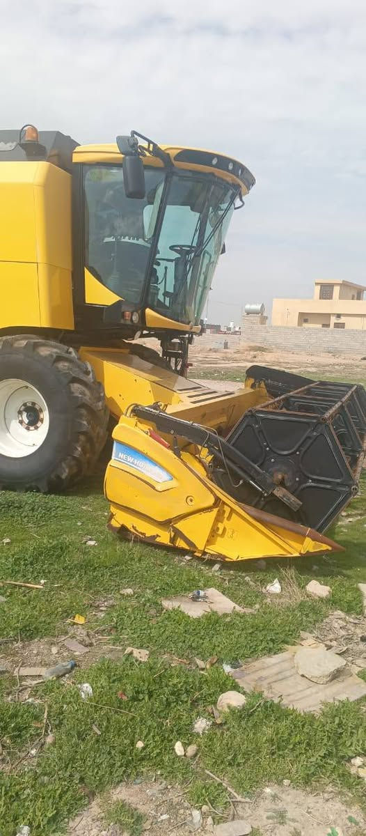 حاصده نيوهولند TC5.80 موديل 2019 للاستفسار اتصل *********** مكان الحاصده سامراء الخط السريع
