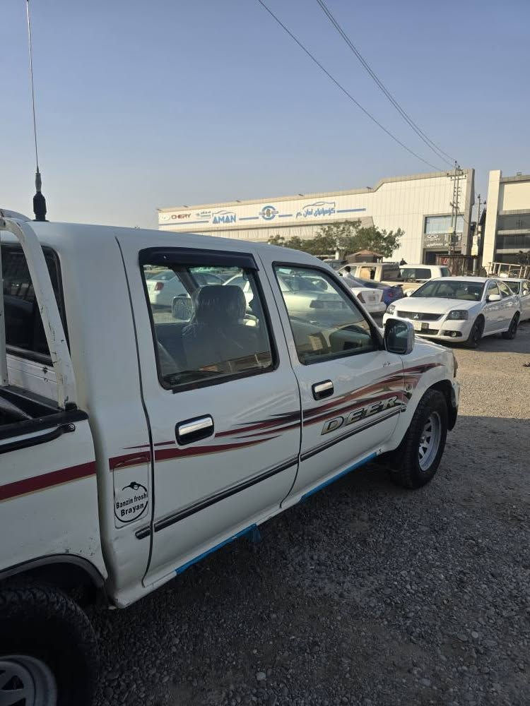 پیکاب دێر گێر مەکینە تەبرید ساردو گەرم وەشەرت
چوارتایەی تازە 
مەکینە کابرێتە
کارەبایی تەقەو رەقە وەشەرت
ناوداخلی جوان بێ عەیب بێ خیاس
بێ سبوغ
ژ.م *********** كيفري, ديالى
