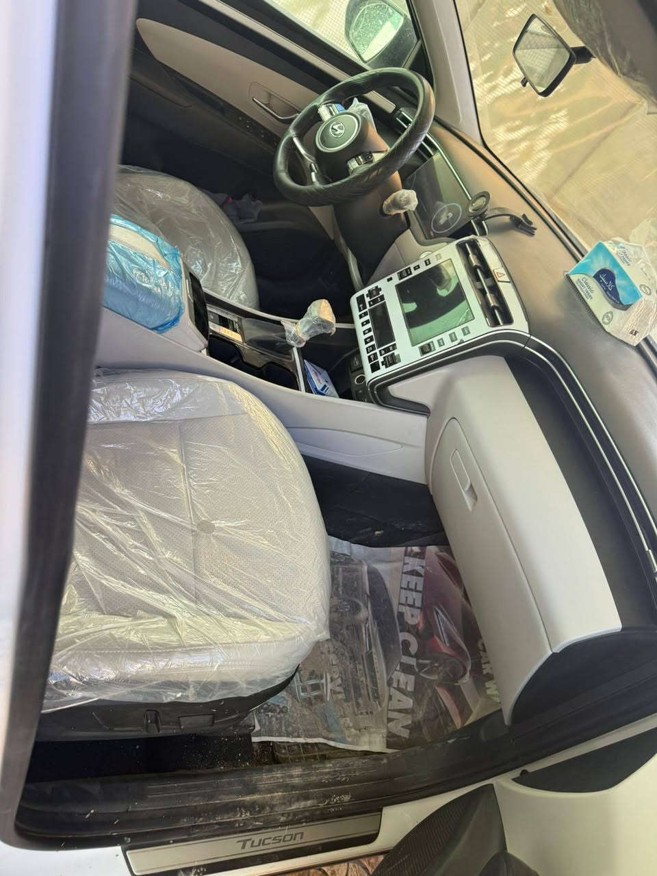 السلام عليكم ...
للبيع توسان ٢٠٢٤  وارد خليجي ،

 السعر ٢١٢  وبيه مجال 

 مكفولة كفاله عامه 

مكينه وكير مكفولات وضع شركه

 ماشيه  ١٧  الف فول قماره حديد 

مكينه 2000 دوش 

1- كراسي كهربائي مغلفه جلد 

2- حساسات امامية خلفية

3 - بصمة 

4 - ويل كروم حجم ١٨

5 - اشاير بالمري

6 - دخول ذكي

7 - هاند بريك بصمة

8 - ثلاث انظمة قيادة ايكو سبورت نورمال 

9 - شاشة ايباد 

10 - شاحن واير ليس مع منافذ USP إماميه و خلفية

11 - قطعتين تبريد 

12 - تحكمات ستيرن جهتين 

13 - كأمرة دواره

14 - بردات خلفية

15 - الجام اوتو 

16 - مثبت سرعة

17- مري شفط 

18 - لايتات دوارة امامية فول LED

19 - زنون لد امامي خلفي

السيارة رقم أربيل  

للاتصال.  ***********
