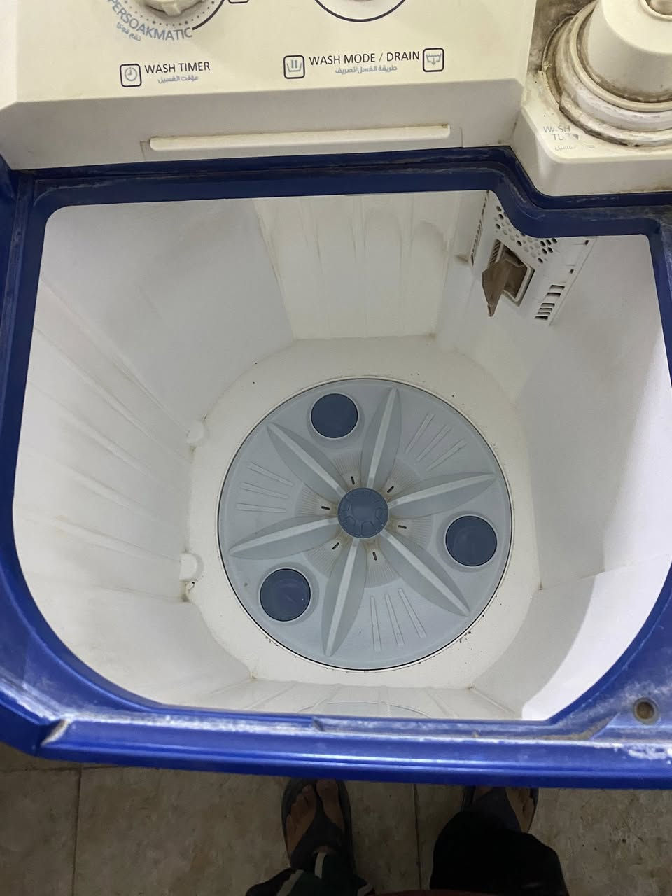 غساله نضيفه عل عل فحص سعرها ٧٠بيها مجال العنوان الديوانيه بدايه شارع سالم
***********
