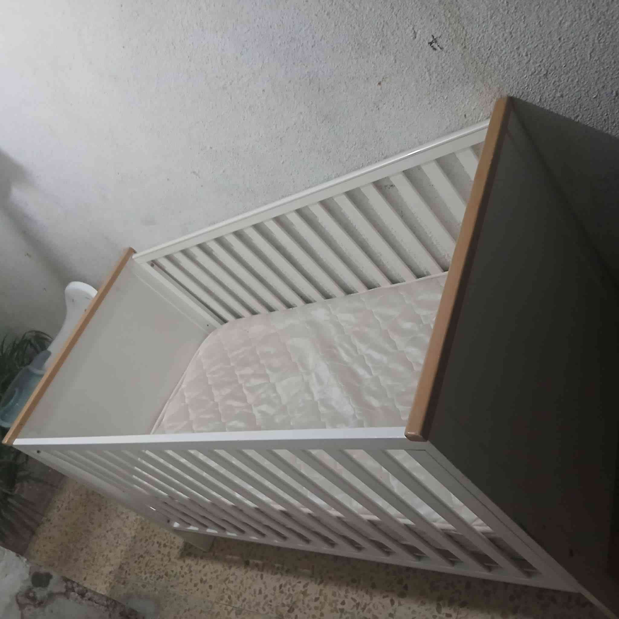 تخت اطفال مع كرسي طعام هدية
للبيع بحالة ممتازة
الرصيفه
تواصل مسنجر للجادين


**إذا كنت صاحب هذا الإعلان وتريد حذفه لأي سبب، رجاءا أرسل رسالة إلى الدعم الفني**