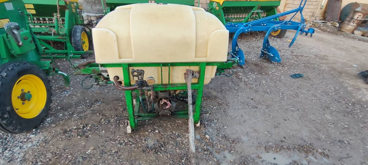 بۆ فرۆشتن پەمی دەرمان رشان حجم 400 لتری زۆر خاوینە
جاهز عل شغل مکان بردارەش رقم *********** اسیا ***********
