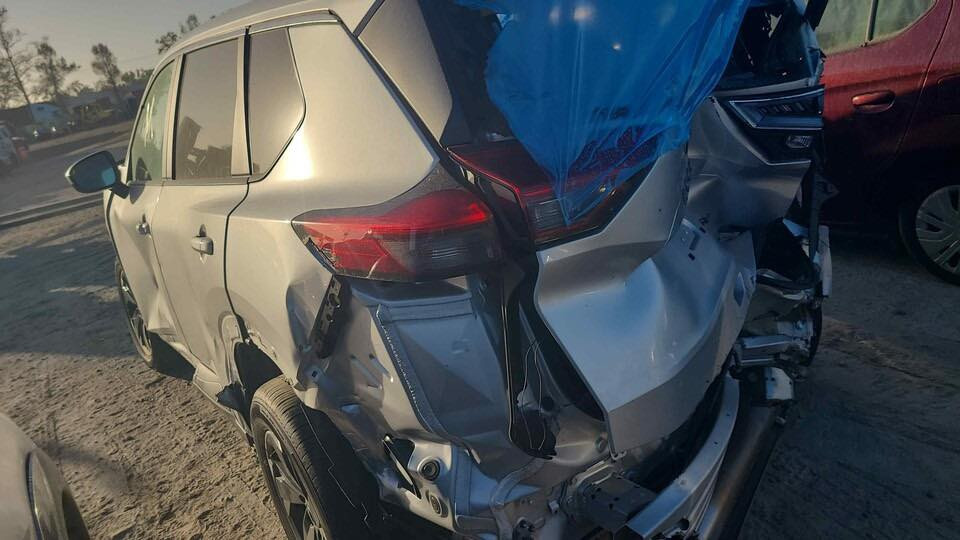 نيسان روج
موديل ٢٠٢٤

مواصفات sv

سيارة على حادثه ابيع حاليا موجودة بغداد 

السعر ١٠٠ ورقة قفل 

***********
