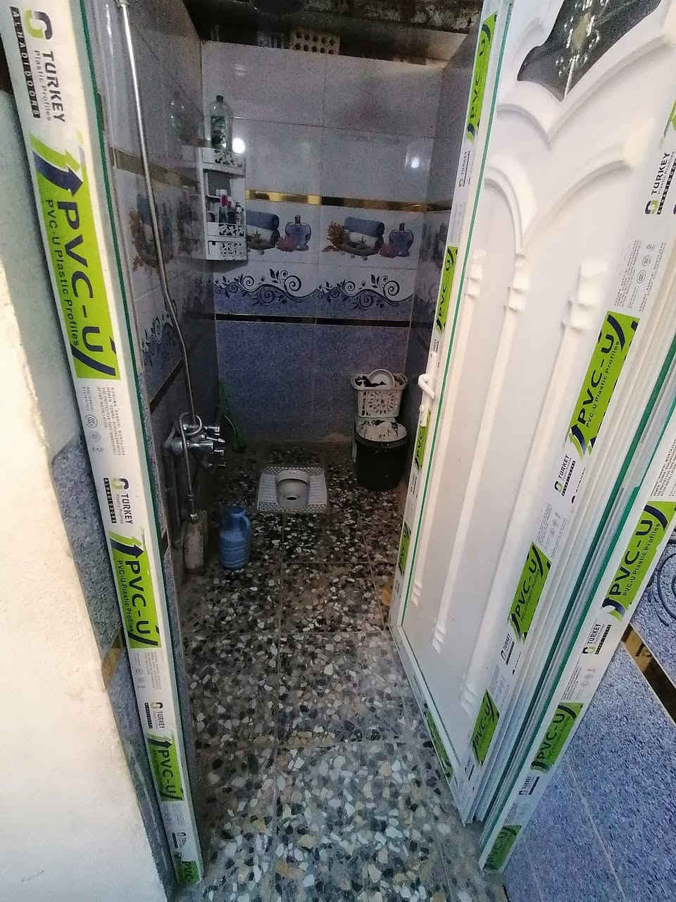 مشتمل للبيع بمنطقة حي الكوفة بشارع الصورة قريب من الاستدارة الاولى السعر50 بي مجال قريب افران ام البنين مابيع قساط اتصال***********
