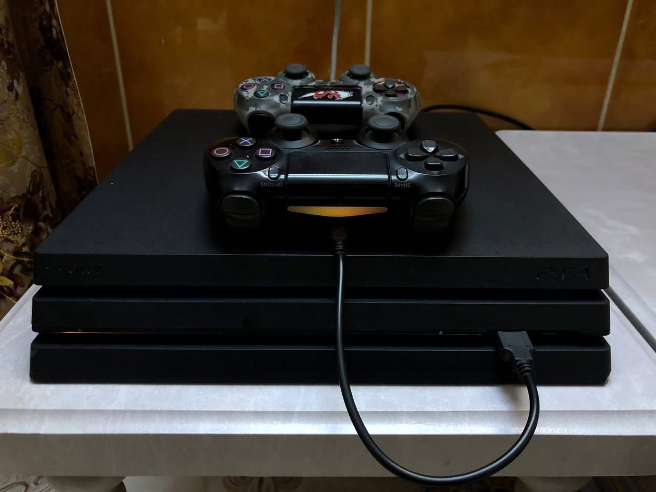 بلي 4 برو 1T اونلاين
نضافه فولل استخدام منزلي 
ويا قرص Gta ويدات 2 وشفتات جوستك ومبرد
جهاز مفتوح لتنضيف فقط شرط
السعر 250 قفل قفل 
مكاني بغداد الدوره
رقمي: ***********
