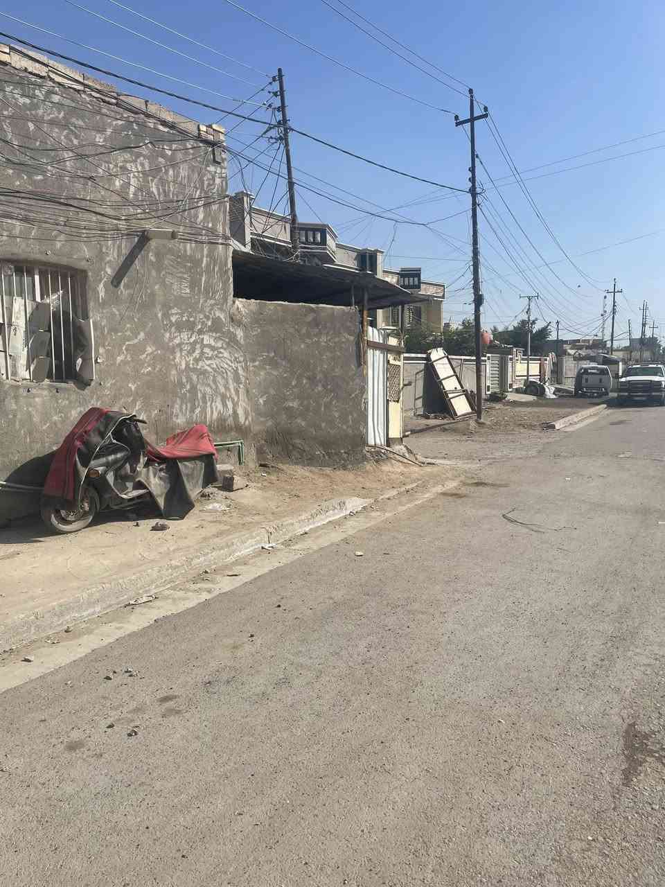 سلام عليكم بيت للبيع العنوان بغداد المحمودية عرب خليفة المساحة 100  لل استفسار ***********
