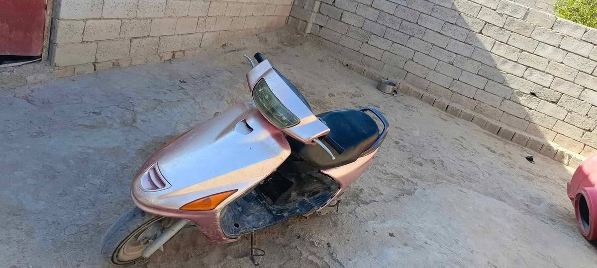 فراشه للبيع ب150
فراشه للبيع غراضه كامله ابيع جوم حديد 
دراجه ماتشتغل  معوزه كهربائيات وشغلات بسيطه ومافارغ اصلحهه  مكان عفك 
رقمي ***********
