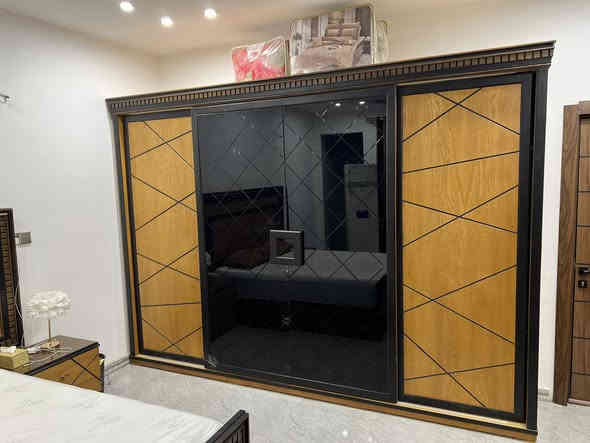 مسأكم خيررر غرفه نوم جديده كلشش يعني استخدام قليل كلشش وعجبتني غرفه وحبيت اغير سعر الشراء25ورقه الشراي يخابر *********** مكانه بغداد الشعب
