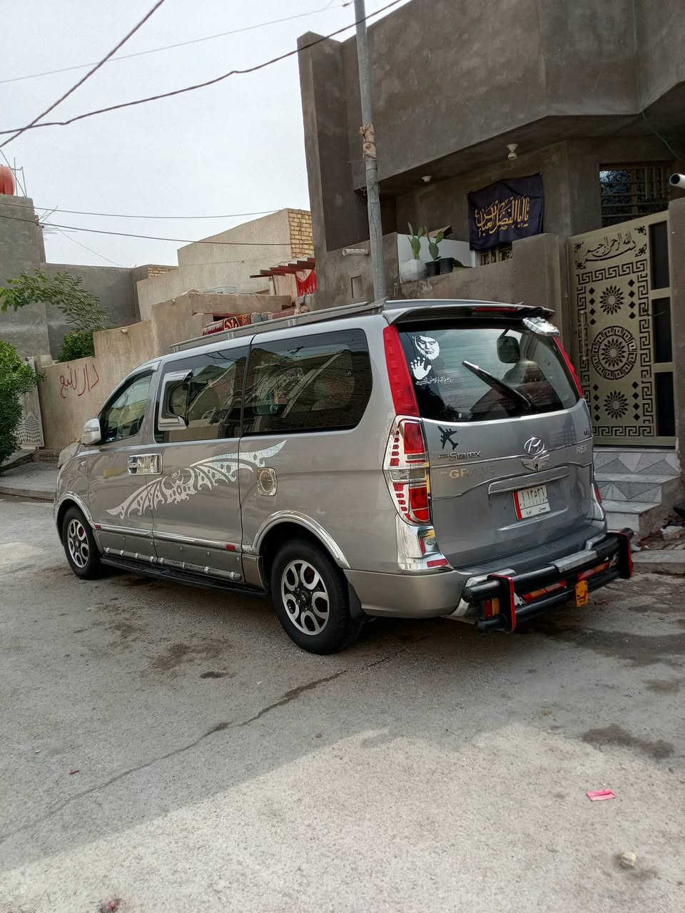 السلام عليكم أحبتي 
ستاركس موديل 2014   مسكر بلاد
تخم تاير 100%100
 حداديه جديده 100%100
تبريدها ثلج 🥶🥶
منفوضه نفض 100%100 جاهزه ع الاخر
محرك   فوك مجول وجوه سبعه  
كير عادي فقسه 6 نمر 
دوشمة ارضيه وتنته 
 سياره ماعايزه برغي ترايك للبصره 
سياره مكفوله من صبغ 
بيها فقط بارد بجاملغ لخلفي بسيط شخط
رقمها ميسان بأسمي شخصيا 
سنويه لغاية 2030 مصار شهر بدلت ارقام انكليزي 
مشروع وطني خط وبحث مصفرات
خطها كوت -نجف
مكان السياره واسط مركز مدينة للاستفسار الاتصال ع الارقام

***********
***********
