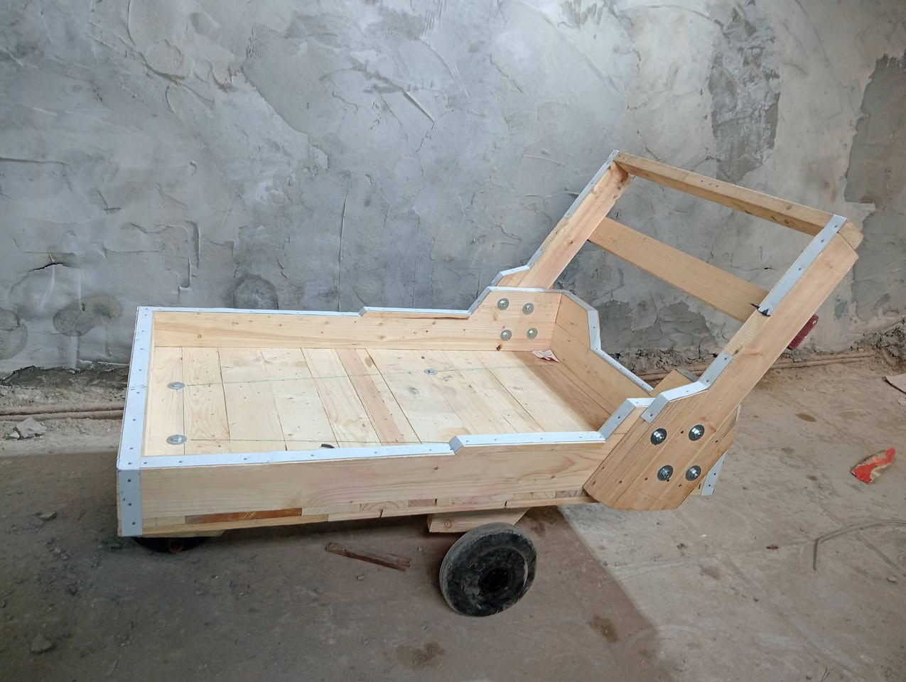 سلام عليكم ورحمة الله
عربانة للبيع تسگام درجى اولى النضافة ما يحتاج احجي للستفسار اكثر الاتصال على الرقم *********** متوفر واتساب
