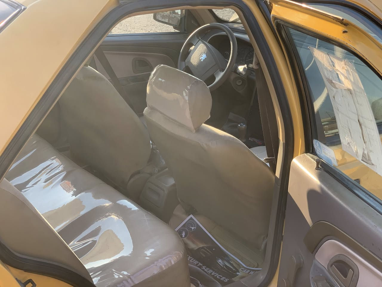 بيجو اكد للبيع موديل 15 منظومة غاز دوشمة وشاشة وكامرة وسستم سماعات سيارة مابيها معجون ابد بيها شوية بارد وتكحيل  قليل كلش سعرها 45 وبيها مجال بسمي تحويل ثاني يوم مصفرة من كلشي 
*********** مكاني مدينة الصدر
