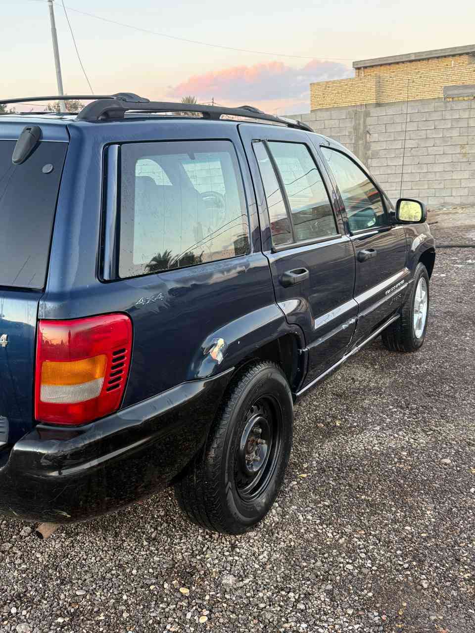 السلام عليكم جيب موديل٢٠٠١سياره بلاديه مكينه حاويه قبل شهر شاديهاالكمان واسط مركزالسعر ٧٠وبيها مجال للستفسار ***********
