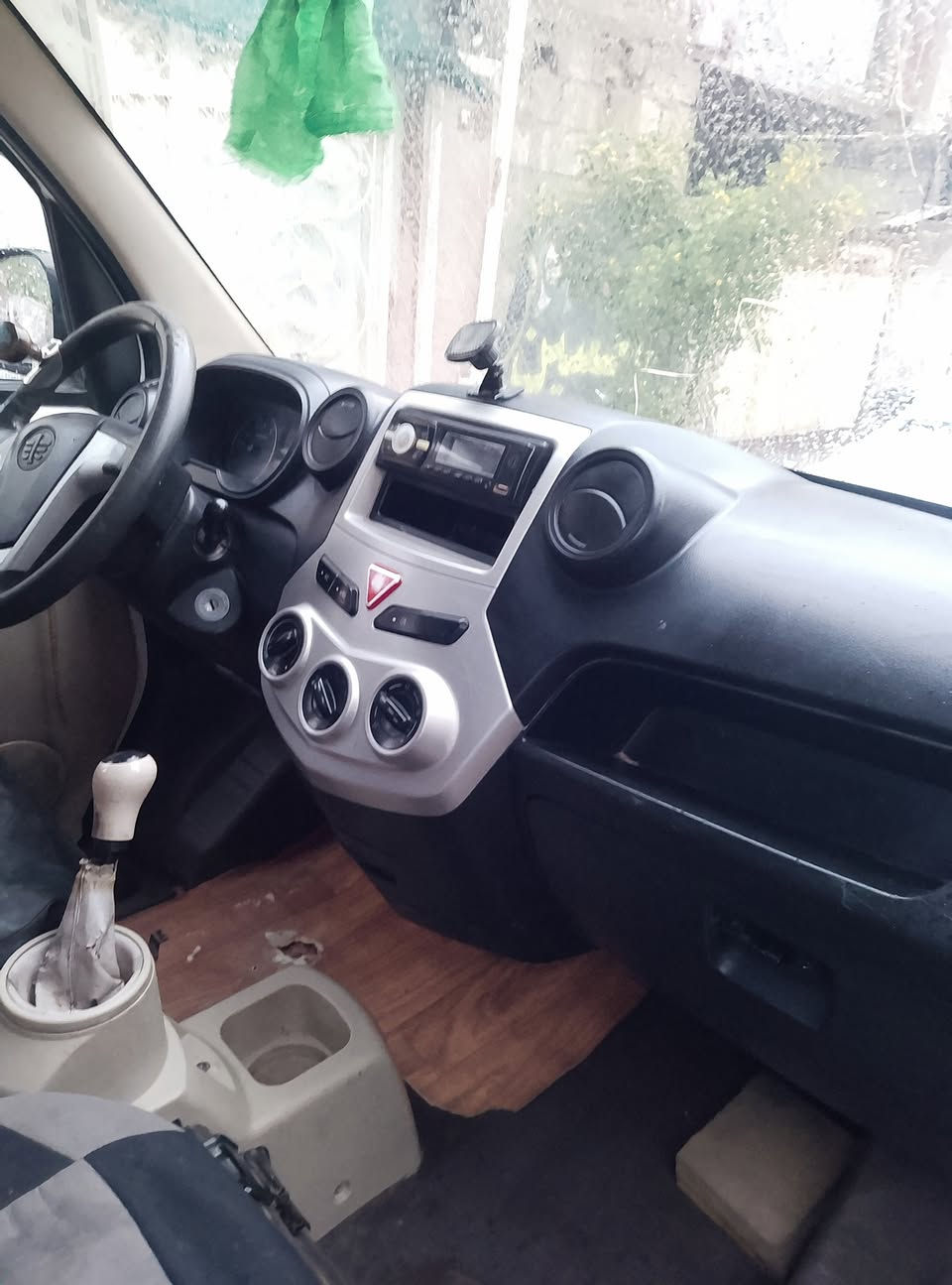 سياره لبيع موديل ١٥مكينته بيه صوت ويرادله ترتيب العنوان بغداد السعر١٧قفل صاحبه يريد تحويل اني اخذصافي ١٧ورقه الضريبه واهيه عل شراي مااراوس بيع فقط رقمي ***********
