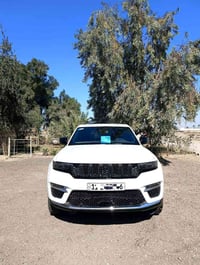 للبيع او مراوس جيب شيروكي  موديل 2022 وارد امريكي حادثه بنيد وجاملغ  ا...