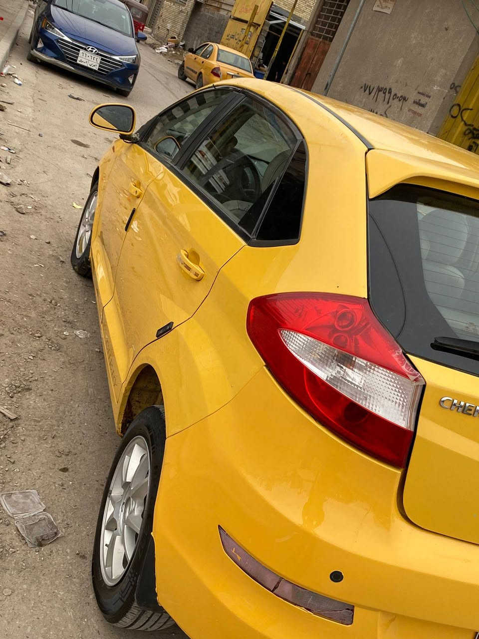 شيري فلاوين مكينه وكير كورلا ياباني اوتماتيك 
 سياره كله بلاديه من الدعاميه للدعاميه برغي ممفتوح بيها جاهزه مجهزه 
حساسات كلها شغاله 
كهربائيات 
ترايك وين متريد 
والسياره شرط السونار 
بس بيها رصعتين بل باب 
دواخلها جلد 
هيئه غرامه مصفره 
ارقام انكليزي 
سياره مال بيت 
سعر 37 وبيها مجال للطيبين 
مكاني بغداد العبيدي 
***********
***********
