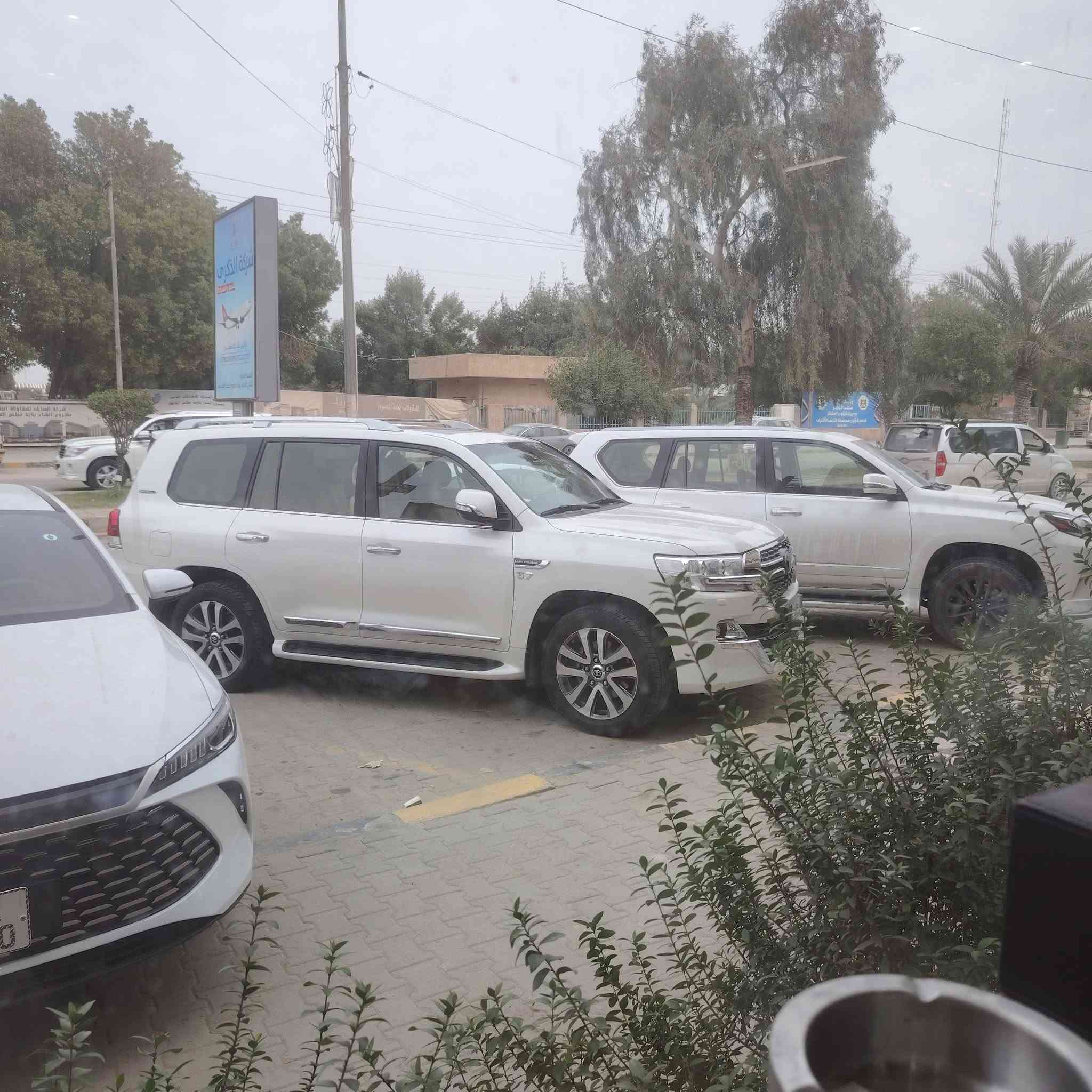 لاندكروز 2021 VXS اعلى فئة مواصفات لكزز  SAS الفخامه
محرك 8سلندر 5.7 
جكات
مقاعد تبريد
5 كامرات
داخل بيجي 
دشبول ليزري
فتحة سلايت
مقاعد جلد تدفاء تبريد  
كشنات خزن
كشنات كهرباء 3 دكم 
بصمة تشغيل وابواب
8 ايرباك
سستم سماعات GBL
نظام معالجه الهواء تنقيه هواء التبريد
14 سماعة
شحن لاسلكي
انظمة ايكو وسبورت وتسارع 
جنطة كهرباء شفط
زراك لايت
طفاية
استيرن كهرباء
ثلاجة فريز
7 راكب 
تبريد مركزي 
أناره لدد قدم داخلية
3 شاشات
فور ويل 4X4
مري كهرباء شفط قلاب واشارة بالمري
تحكمات فول السيارة
حساسات امامي وخلفي
لايتات زنون عدسة متحركة
كشاف زنون
باقي مواصفات لاندكروزر vxs معروفة فول
اعلى فئة 
السيارة مكفولة كفالة عامة من لرصعة ولشخط وكلشي   

رقم بغداد. 

ماشية :km 100 الف حقيقي  السعر 58 $
ادير دهن الشركه وعنايه خاصه للسياره. 

رقم واتساب فقط
***********
مكان السياره محافظه النجف
ملاحظه. شاد جواها تخم دنلوب الأصلي قبل فتره قليله.
