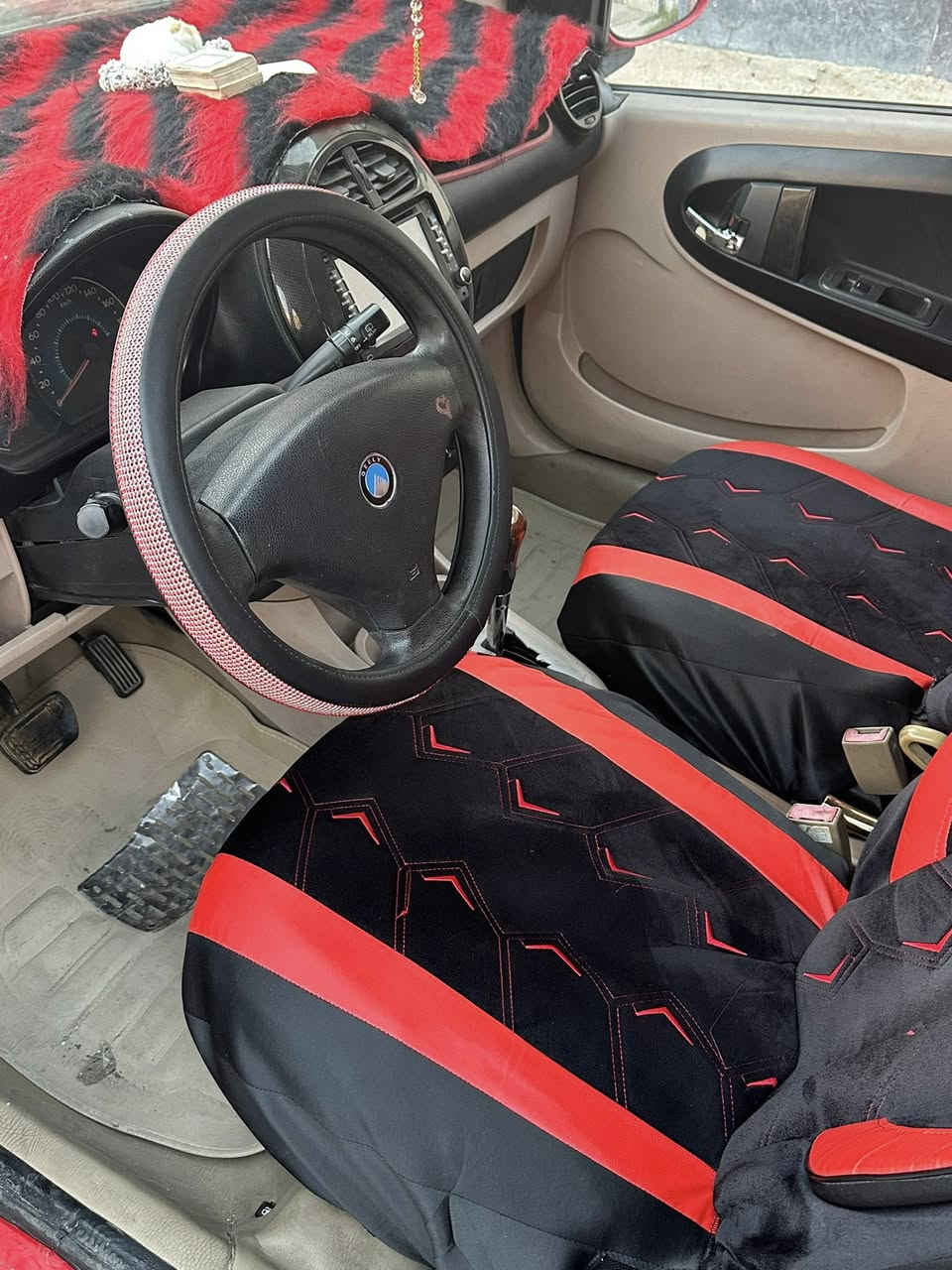 [سلام عليكم ]
🍓 ‏جيلي باندا 2013🐼
🍓بسمي رقمه بغداد الدولي 🇮🇶
🍓السعر/٤٧ وبيه مجال $
🍓ماشيه/80 الف
🍓الكير ‏أوتوماتيك 
🍓 
🍓تبريد شغل حلو ❄️
🍓بغداد السيديه!
🍓 ‏ملاحظة/ ‏دشبول بي كسر بسبب الشمس ***********
