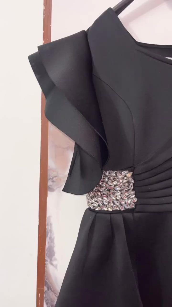 فستان سهرة قصير 
مقاس ٤٠
جديد بورقتو 
للبيع بسعر رمزي


**إذا كنت صاحب هذا الإعلان وتريد حذفه لأي سبب، رجاءا أرسل رسالة إلى الدعم الفني**