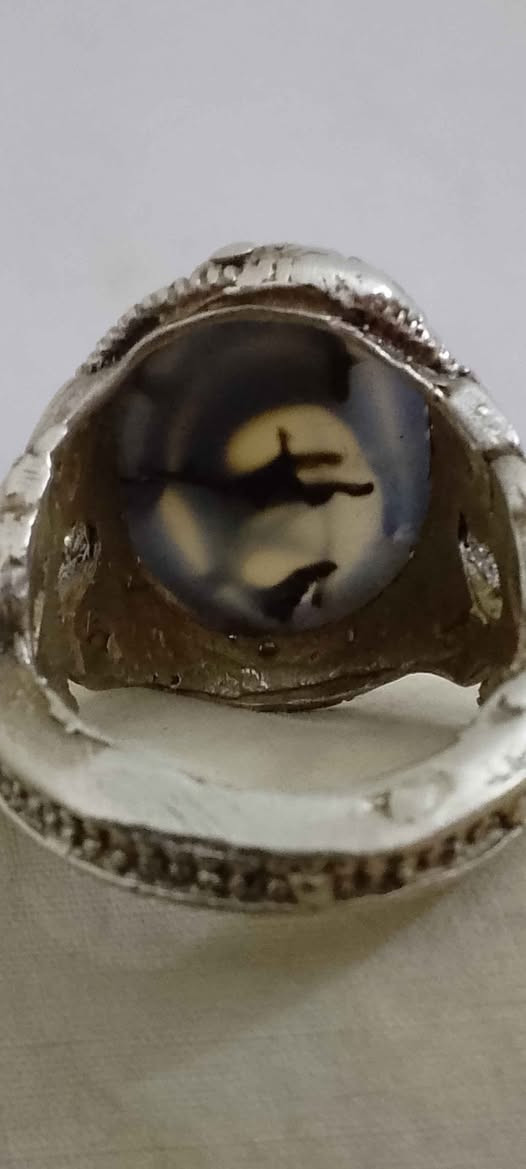 محبس عقيق يماني قديم 
الخاتم فضه خراسانيه قديمه سعره 35 Singapore


**إذا كنت صاحب هذا الإعلان وتريد حذفه لأي سبب، رجاءا أرسل رسالة إلى الدعم الفني**