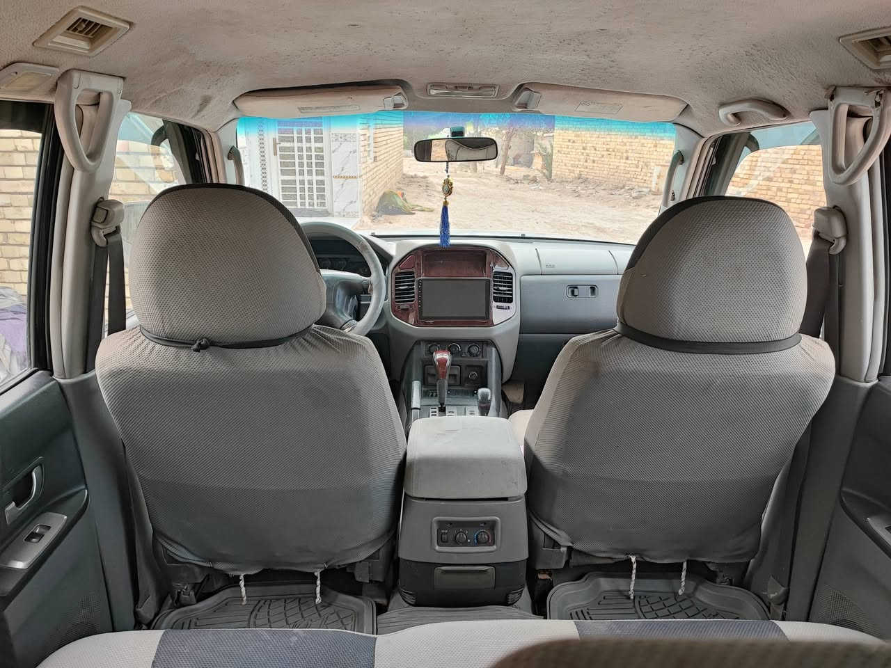 سياره باجيرو للبيع موديل 2006 سنويه جديده رقم بغداد مشروع وطني السياره مكفوله فقط صبغ حزام لجماليه بدون ضربه كير محرك كفاله محرك بلاد 3000 تبريد تدفئه كهربائيات كلها شغاله  السعر 76 وبيها مجال للطيبن مكان السياره ميسان العماره 
***********
***********
