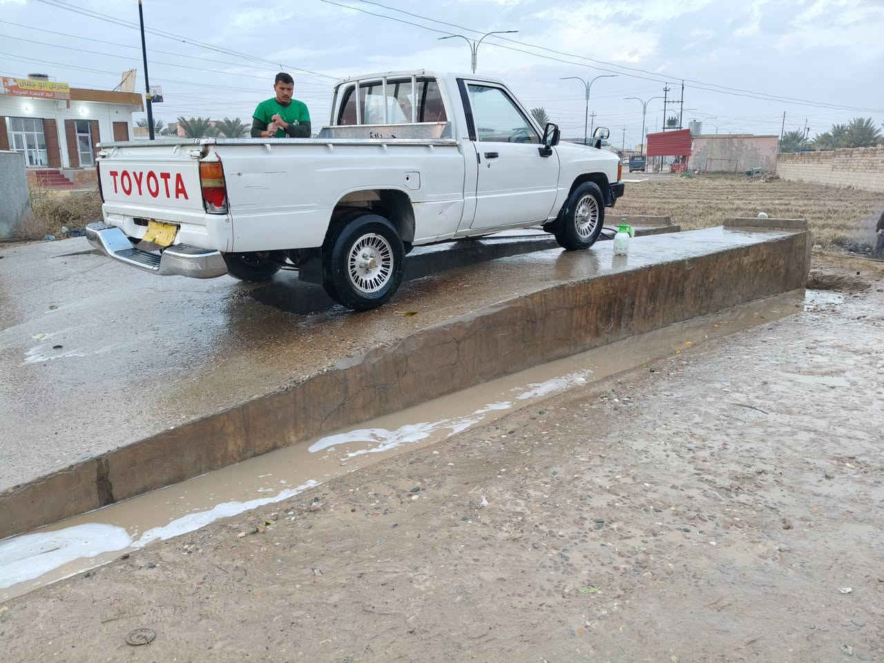 سلام عليكم بكم 85اللبيع شرط من دعاميه اللدعاميه واحله من صوره وماتصرف عليهه ربع شرط محرك وكير5 واكسن وشاصي تبريدوتدفئه وهندبريك شقال وجداحه وكهربائياتهه ورقم انكليزي مكلف بل نشر/***********/***********
