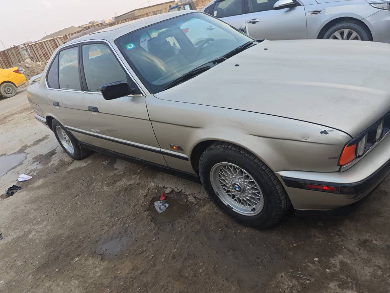السلام عليكم 🧿
للبيعBMW 535i 
السياره بلاديه بمعنى الكلمه 
مكينه6سلندر
كيرومحرك مكفولات💎
موديل1995🚸
تحويل ثانيوم 🪩 
بدون ظربه اوخياس نهائيا
بجم عريض مري تفزيوني
غرفه جلد ميكانيك نضيفه
سلايت روف
 4 جامات كهرباء⚠️
حداديه اماميه خلفيه جديده
كهربائيات بلاد بدون جطلات
 السياره مابيه كلوب طافي كلهه شغاله
كلج مروحه راديتر حاضن جدد
ادامه كامله للمحرك من البلكات للفيتبم كله جديد 
منضومت البانزين 100‎%‎
 تخم تاير جديد باتري جديد
السياره جاهزه بدون مصرف
مكاني بغداد
السعر ٥٠$💸
***********☎️
