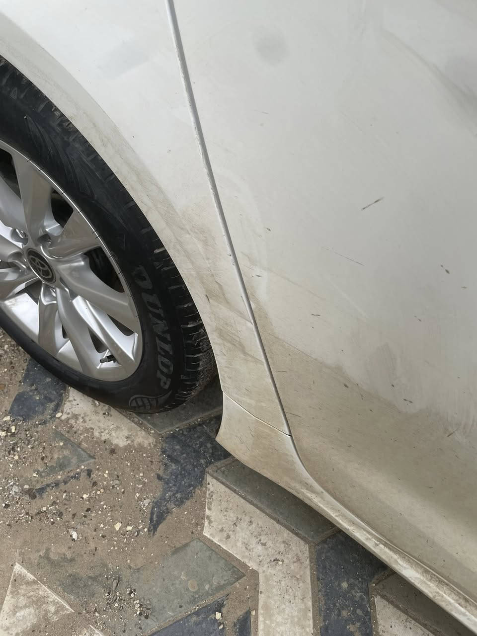 سلام عليكم 
كورلا موديل 2025 هايبرد 
ماشيه 22km 
مكفوله بيها بس طخه بالكنر بين تاير ولباب موضح صورتا لباقي كدامكم 
مكان بغداد شارع فلسطين 
استفسار ***********
