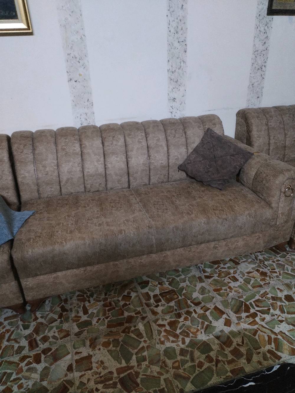 ديوان قنفات 10قطع نضافه %90 السعر 350وبيه مجال