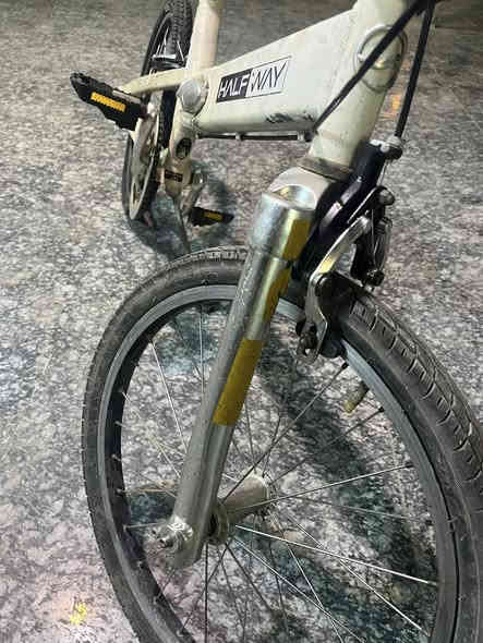 بايسكل فافون  طباكي اصلي نادر ماكو منه بالسوك. سنگل ماشه  اصلي اصلي  وكلشي ما مبدل بي لا ماشا ولا سترين ولا ويلات ولا شي كله اصلي ويلات باله اصليات حجم البايسكل 20  الباسكل نضيف بس شوي متروك و ما بي اي عطل خالي من اي عطل جديد اصلي مستخدم فتره قليله كلش  فافون اصلييي نادررر و البايسكل يتحمل وزن 200k. خزينه اصليه ،  فريول اصلي جديد ،زنجيل جديد  ، بريكات فحم امامي و خلفي ، يدات الابريك اصليات حديد ، الاستير باله اصلي كلشي بي باله و اصلي و نوعين فاخره السعر 75 وبي مجال 
المنطقه البصره المعقل دور الهنديه 
للستفسار ***********
