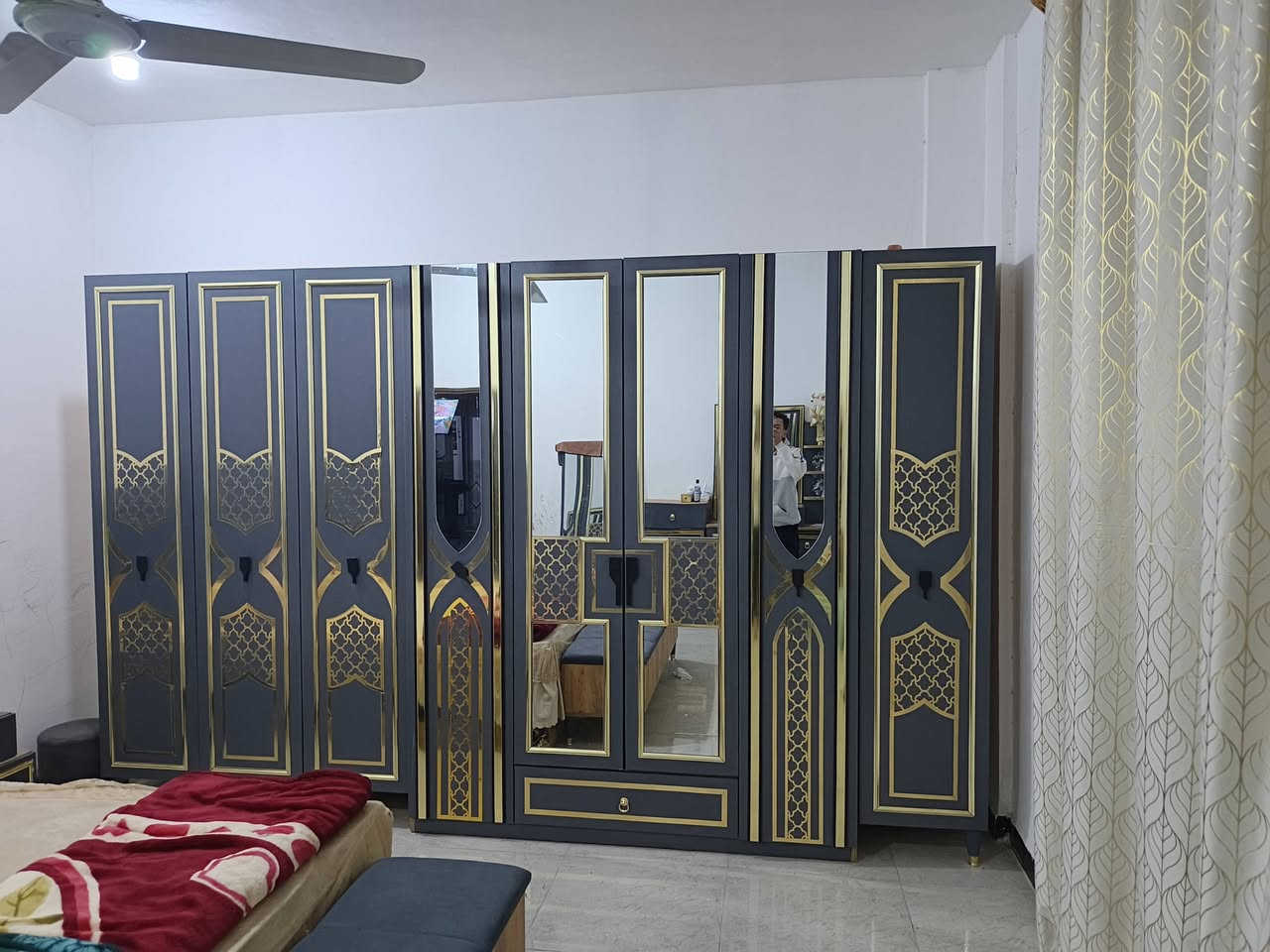 السلام عليكم غرفه نوم للبيع 8قطع جديده صارلهه شهرين السعر مليون ونص وبي مجال بسيط للاستفسار رقم***********
