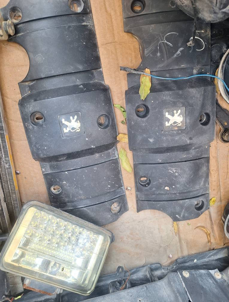 السلام عليكم عندي غراض بيجو فرنسي 307 (١ راديتر مي ،راديترات تبريد٢ ،مازدات ٤ ،حاضن رئيسي للتبريد هوه ول مروحه ، شوته كامله مع هوز،بكلايتات خلفيات ٢ تعبانات ؛ دسكات اصليه ؛عبوه جاهزه مع الفيتبم السعر كلهن ب٢٥٠ العنوان كربلاء للستفسار *********** كربلاء, العراق
