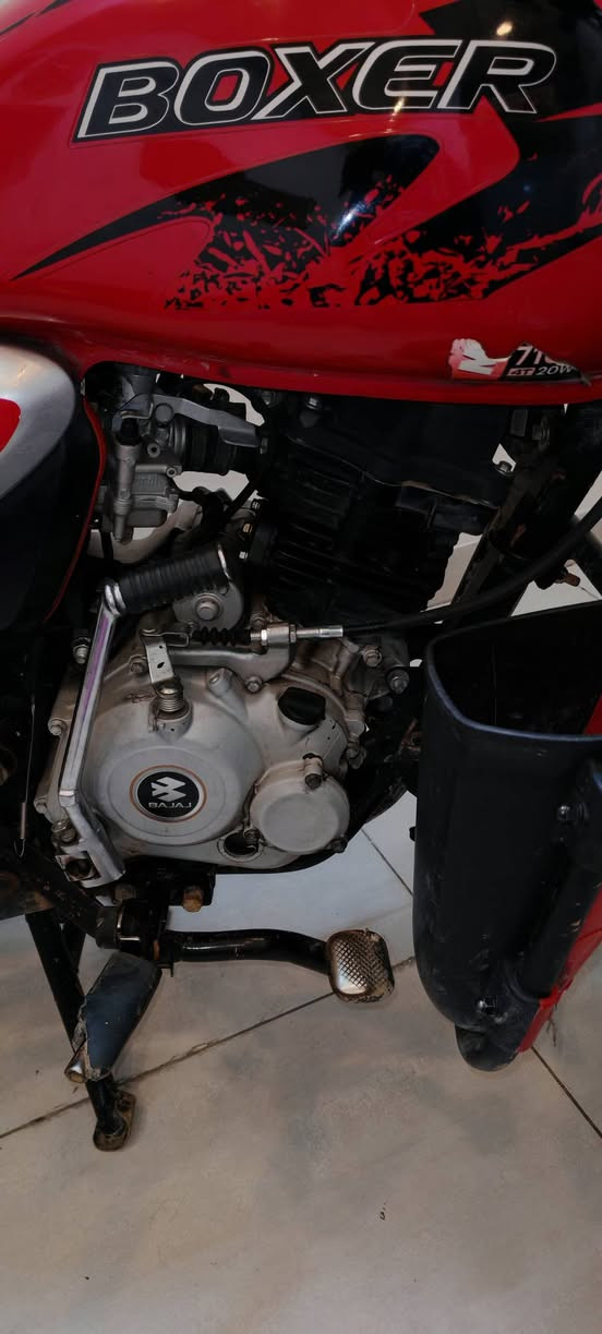 السلام عليكم  دراجه بوكسر للبيع مرقمه بغداد تحويل ثاني يوم الدراجه نضيفه كلش فقط المكينه مامكفوله للتواصل *********** متواجد اتصال و واتساب المكان الدوره بغداد السعر 1500 مليون ونص وقابل للتفاوض
