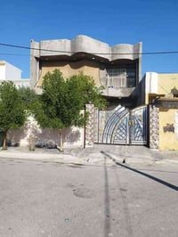 � بيت قاطين – موقع مميز قرب مدرسة أبو الأحرار  المساحة: 250 متر   • بي...