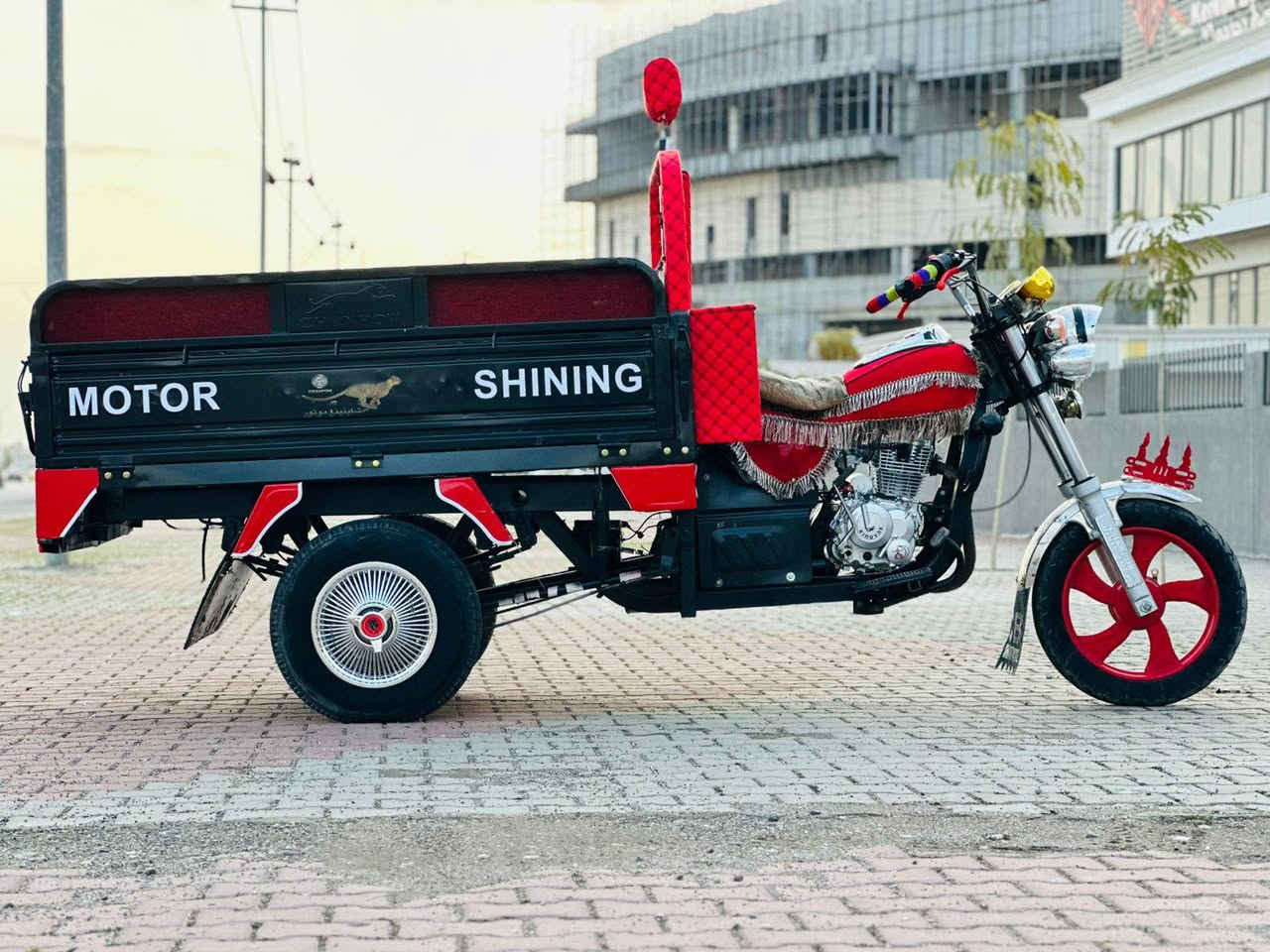 سلام عليكم عندي هاي الستوته 2021 منفيس كامل ستوته حلوه واحله من الصور شرط ركبه محرك 2025 صفر بعده تخم تاير جوبلس يي نقص مابيها مكفولة كفاله عامه شراي خابرني مامتواجد ع فيس مكاني كركوك السعر 1.250 وبيها مجال بصيط حك الجيه***********..***********
