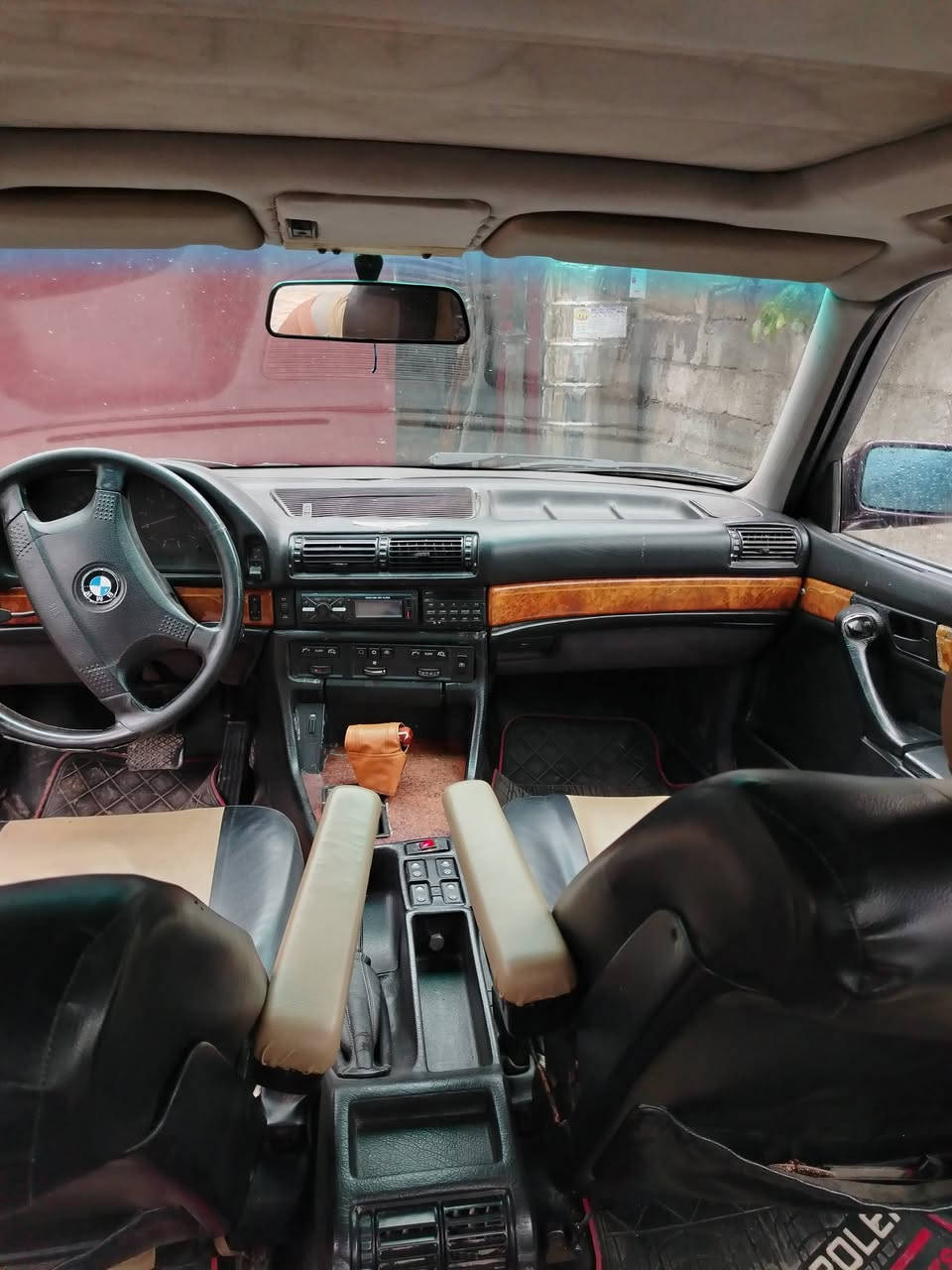 ألسلام وعليكم
 سياره  جاهزه من كلشي
حلوه خير من الله كير محرك كفاله
كهربايات شغلاه كلهه
سنويه ل ٢٨
موديل  ٩٢
 مطلوب سعر  ٥٥ بيه مجال
***********
