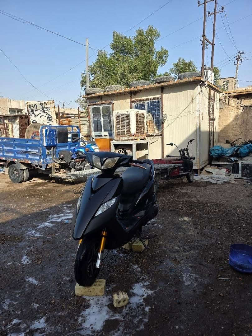 سلام علكيم
دراجه ثعلب للبيع دراجه بلادية جايه رياضي  بيها شلعة و معدل تشك الكاع و وجاي وياها كلجات بس الكلجات دفعولي بيها 300 الف و بيها صالصنة بوري عدل ب 200 وسلف رياضي ويل نجمة نكرة سلف مكينة ناعمة مداريها بانزين محسن و دهن امزويل ال دراجه كلها بلادية ماعدا الكفرات تجاري سعر مليون و 100 مكاني بغداد الجديدة ***********
