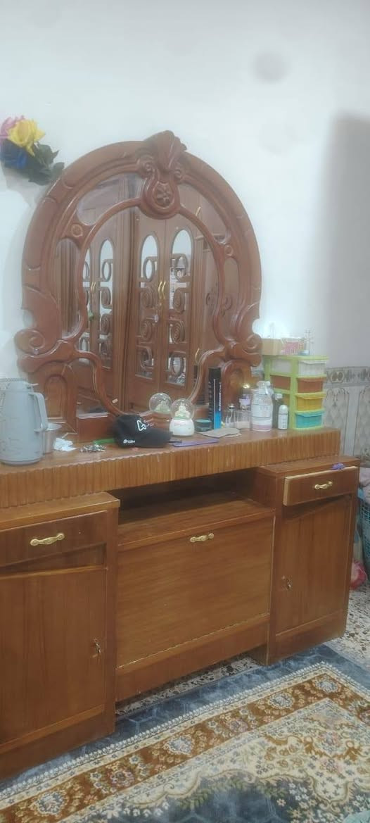 سلام عليكم غرفه صاج عراقي 6 بيبان نضيفه للبيع سعره700 وبيه مجال هاذ رقمي *********** واتساب موجود خاص مفتوح راسلني اتصل وتدلل

