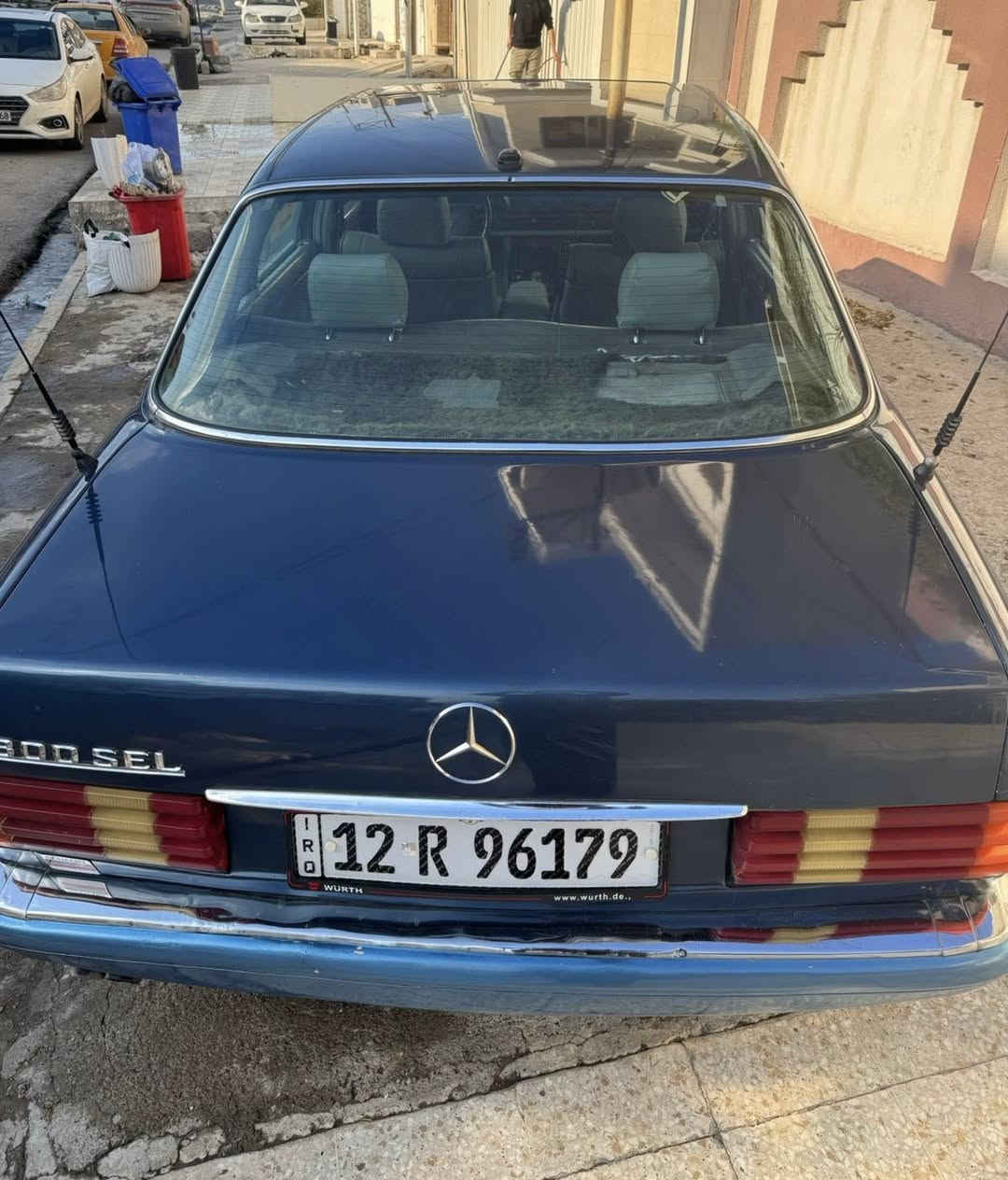 السلام عليكم
السلام عليكم

مرسيدس رئاسي للبيع موديل 1988

باب طويل 300SEL داخل جلد كهرباء

رقم نينوى 

سنوية لغاية 2028

رقم ***********
