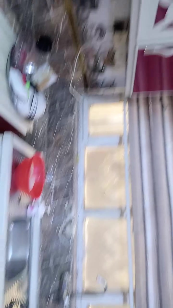 ***********
