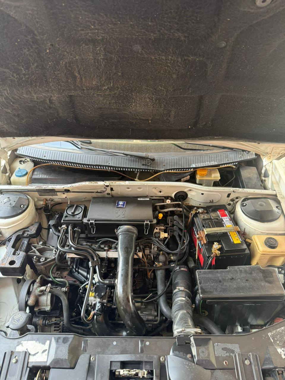 السلام عليكم شباب سمند البيع موديل 2011 السياره جديده وحلوه رقم بغداد بسمي السنويه ال 29 مكفوله محرك وكير وكشر وحداديه تخم تاير غرفه جديده واحله من الصوره السياره موجود بل العماره السعر 55 وبيه مجال ***********
*********** 
 وات ساب واتصال
