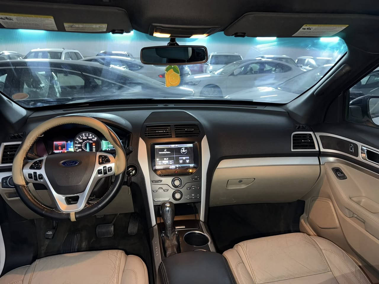 فورد اكسبلور موديل ٢٠١٣
سيارة بدون صبغ مكينة ما مفتوح 
مواصفات فول XLT 4*4 كشن جلد كهربائي شاشة كبير كشن هيتر 
رقم سيارة جديد 
مكان سيارة أربيل معارض شارع ١٠٠ 
*********** واتساب فايبر
