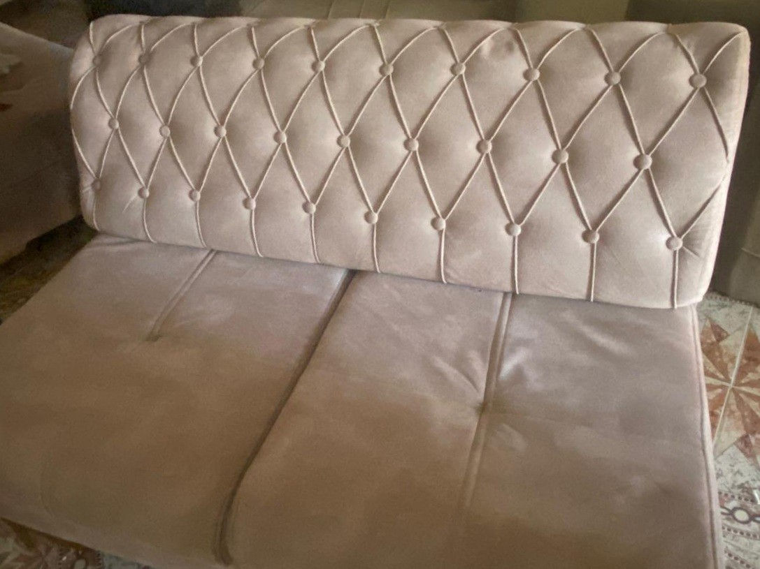 السلام عليكم 
للبيع ديوان تركي 10 مقاعد 
نضيف جدآ ب 600 بي مجال 
مكان المحمودية حي بدر 
***********
@إشارة
