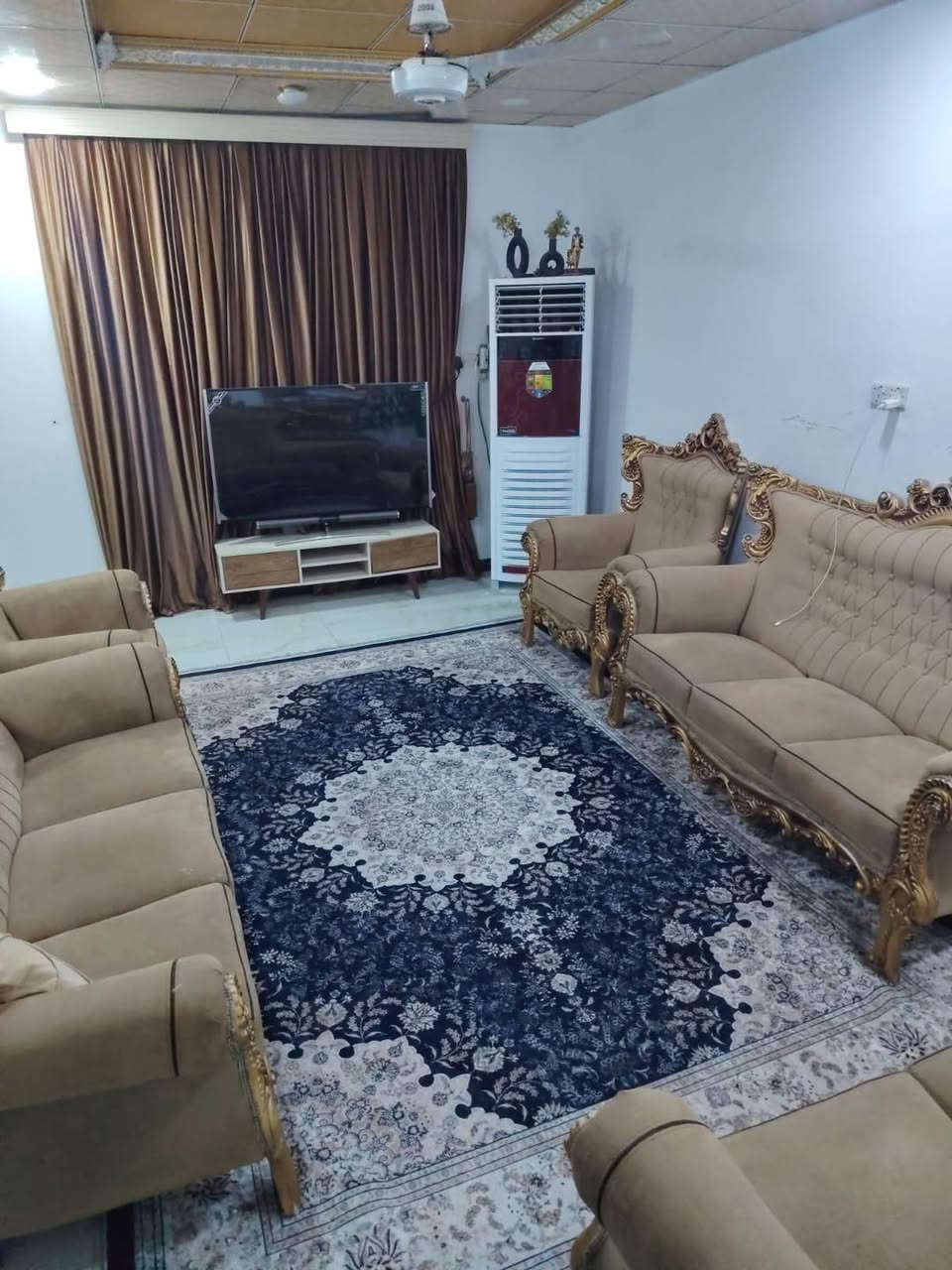 اعلان 
بيت للبيع /السماوه 
الجربوعيه الاولى السايدين التجاري قرب المستوصف طابقين 
مساحه ٢٠٠متر الطابق الاول بناء ٢٠١٤الطابق الثاني بناء ٢٠٢٣
يتكون الاطابق الاول من غرفتين وصاله ومطبخ واستقبال وصحيات داخل وخارج +گراج و#محل_مؤجر
الطابق الثاني يتكون من غرفتين ومصاله ومطبخ وصحيات 
لمعرفه السعر علق ب(تم) 
للاستفسار اتصل ***********/***********
مكتب الوطن للعقارات بإداره عباس ابوحسن 
حاب تعرض عقارك كل ماعليك مراسلتنا خاص او واتس اب
