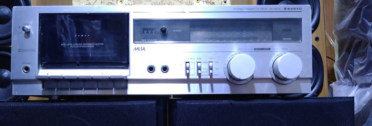 السلام عليكم ورحمة الله وبركاته ، من رخصة الآدمن ، ثلاث دكات كاسيت ، سوني ، سانيو ، سيمينس ، كهرباء 220 ڤولت ، حجم لارج ، دك السوني بي ميزة تسريع و إبطاء الصوت ، تسجيل سريع و بطيء ، و مميزات أخرى ، دك السانيو بي ميزة الأيكويلايزر ، و دك السمينس أيضاً به مميزات ، سعرهن جميعاً ب 165 ألف ، و إذا مفرد كل جهاز و سعره ، للتواصل على الخاص ، أو على الرقم *********** ، مع تحياتي ، أخوكم المهندس المعماري حسين.
