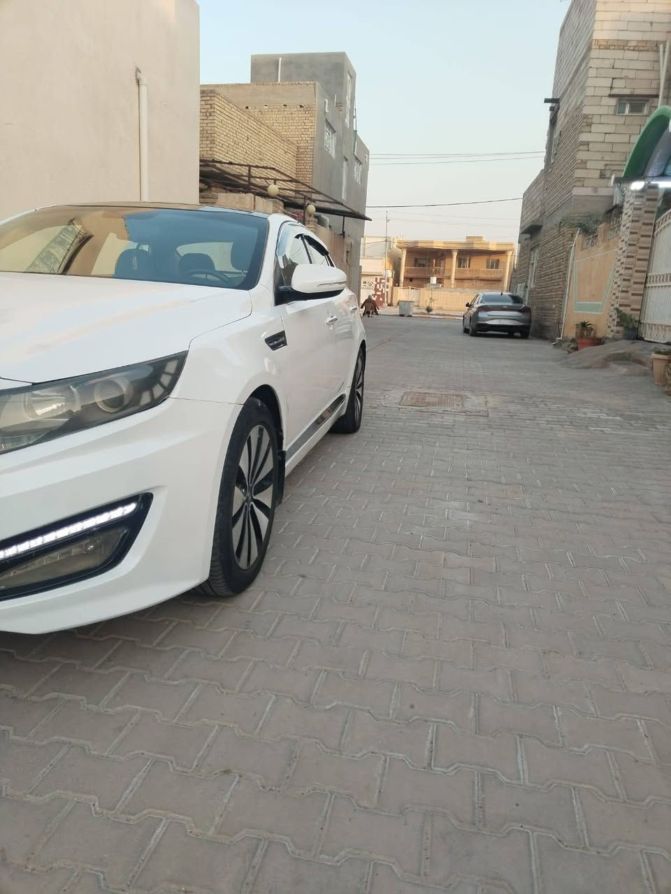 السلام عليكم كيا اوبتيما بغداد ٢٠١١ مكينه٢٠٠ مكفول كير ٦ نمر تبريد ثلج ❄ تخم تاير حداديه جديدة  مواصفات السيارة بصمه تشغيل + بصمه أبواب بنوراما طكتين تبريد قطعتين تحكمات سترين اشاير بالمرئي نظام ترحيب عند الاقتراب  جهاز انذار نظام ABS كروزر قفل سرعه نظام ECO اقتصادي حساسات خلفيه  السيارة بيه رش   بالداير مال الجاملغ الورة وباب السايق بدون اي تبديل السعر ١١٧ وبيه مجال حك الجيه مكان السيارة واسط ***********
