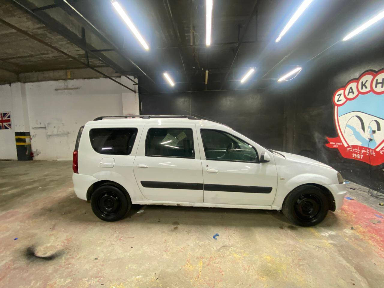 عندي رينو ره قم انيار اسمي  7راكب سيا،ه كفاله والا صبغ ولا بارد سيا ه كفاله حدادين كل كفاله  تاني يوم تحويل  لو وكاله مكان زاخو ***********  واستاب و فايبر موجود  سعر 75
