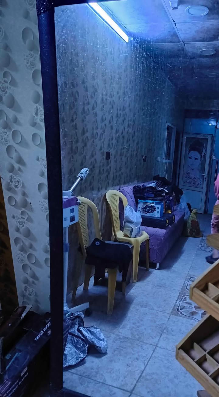 كراسي حلاقه ٢جك شغال اي عيب مابي
البرتقالي 100والاحمر٧٥الف والمرايا ٤٥الف
الشراي يتصل على الرقم *********** كركوك, العراق
